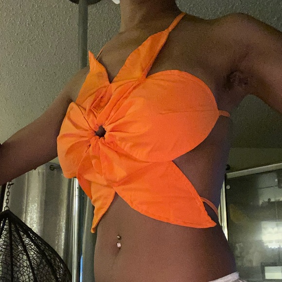 Flower Top halter top - Picture 2 of 6